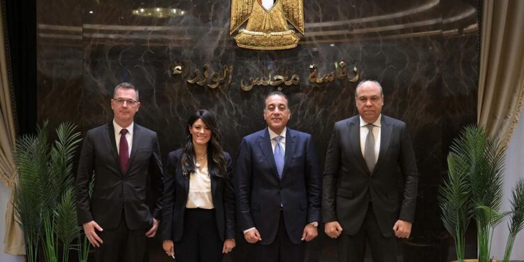 شراكة بين مصر ومؤسسة التمويل الدولية لدعم شراكات القطاعين العام والخاص في 11 مطاراً