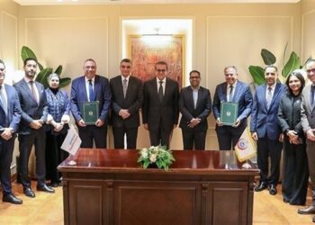 سيمنز هيلثينيرز توقع شراكة استراتيجية مع وزارة الصحة والسكان لإنشاء أول مركز لتطوير