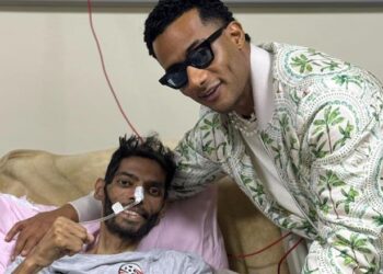 إبراهيم شيكا يكشف لمحمد رمضان تطورات حالته الصحية.. والأخير يرد