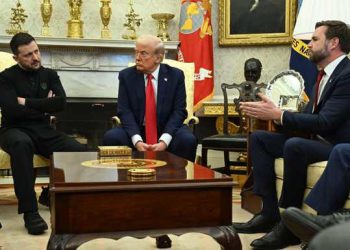 البيت الأبيض: زيلنيسكي كان عدائيا ووقحا.. لم يأت طالبا السلام