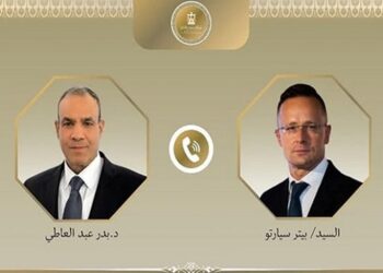 اتصال هاتفي بين وزير الخارجية والهجرة ونظيره المجري