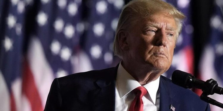 ترامب يهدد حماس بمواجهة الجحيم إن لم تطلق الرهائن