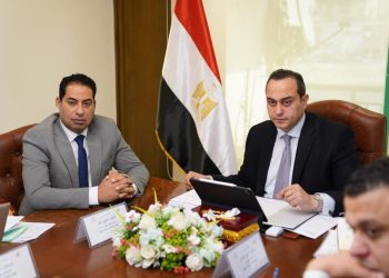 رئيس هيئة الرعاية الصحية يتابع الموقف التنفيذي لمشروعات تنمية الموارد الذاتية للهيئة