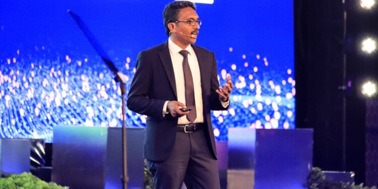 زوهو تطلق منصة “بروجيكتس بلاس” الذكية المدعومة بالذكاء الاصطناعي لإدارة المشاريع للمؤسسات