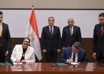 مدبولي يشهد توقيع اتفاقية مشروع إنشاء محطة رياح لإنتاج الكهرباء بقدرة 500 ميجاوات بخليج السويس