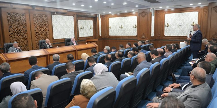 وزير الصناعة والنقل  وزير الصناعة والنقل