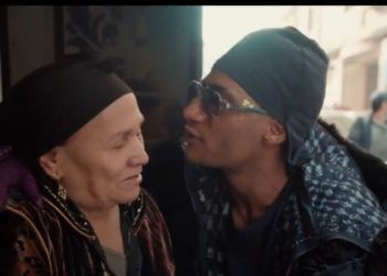 نفسي أعمل عملية وأفتح عيني تاني.. محمد رمضان يحقق حلم الست العجوز