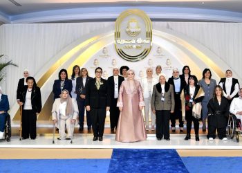 السيدة انتصار السيسى تلتقى سيدات ملهمات  السيدة انتصار السيسى تلتقى سيدات ملهمات