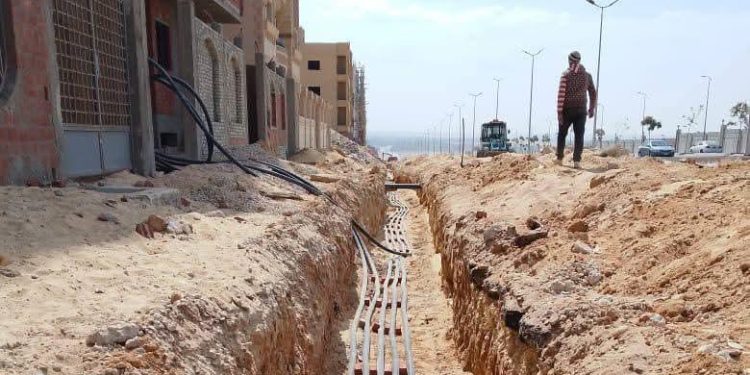 وزير الإسكان: تكثيف مشروعات شبكات الكهرباء بأراضي “بيت الوطن” وأعمال التطوير بمدينة العبور