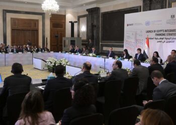 مدبولي يؤكد ضرورة أن يتشارك الجميع في إيجاد حلول للقضايا الإنمائية المُلحة