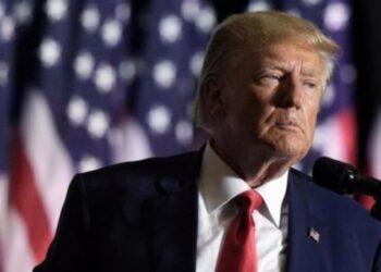 ترامب يدعو إلى فرض رسوم جمركية على شركات أدوية أمريكية انتقلت إلى أيرلندا