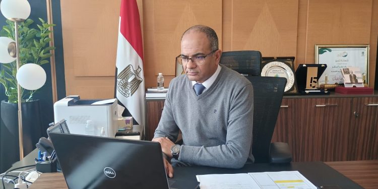 نائب وزير الإسكان نائب وزير الإسكان يشارك في الاجتماع الرابع للجنة برنامج إدارة مياه الشرب بمحافظة أسوان