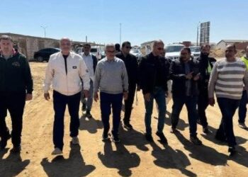 وزير الإسكان يتابع مشروعات المرافق والطرق لأراضي “بيت الوطن” و”الأكثر تميزا” بالقاهرة الجديدة