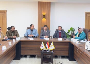 رئيس الجهاز: تخصيص مبنى حضانة بالمزاد العلني ودفع العمل بمشروعات الإسكان والمرافق بالعبور الجديدة