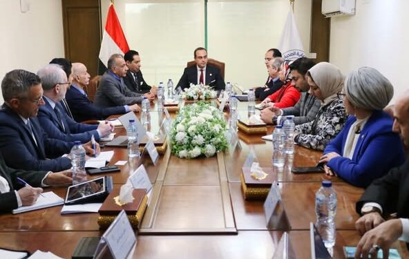 رئيس الرعاية الصحية يعقد اجتماعًا لمتابعة ورشة العمل لإطلاق استراتيجية الهيئة