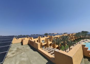 مركز تحديث الصناعة يقدم الدعم الفني لمحطتين للطاقة الشمسية في فندقين بشرم الشيخ
