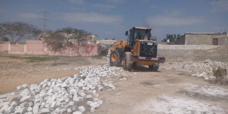سحب قطع أراضٍ وإزالة مخالفات بناء وتعديات بمدينة برج العرب الجديدة والساحل الشمالي