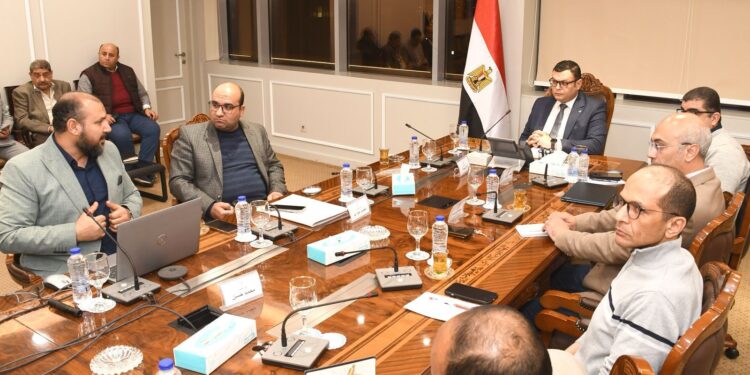 وزير الإسكان يتابع استعدادات تنفيذ المشروعات السكنية الجديدة خلال الفترة المقبلة