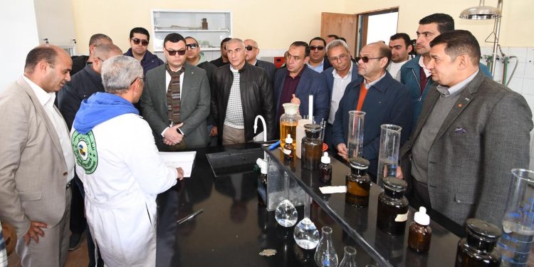 وزير الإسكان يتفقد محطة الصرف الصحي بطاقة 30 ألف م3/يوم ومنظومة ري المسطحات الخضراء بـ15 مايو
