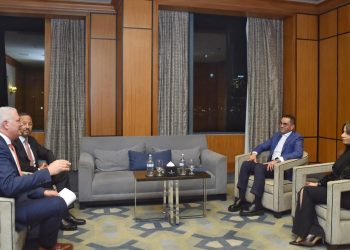 وزير الاستثمار يلتقي مسؤولي شركة ألفاريز آند مارسال وشركة رينيرجى إيجيبت للطاقة المتجددة