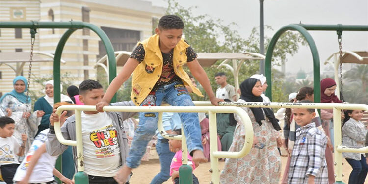 رئيسة المجلس القومي للطفولة تتابع انتظام عمل خط نجدة الطفل خلال ايام عيد الفطر المبارك