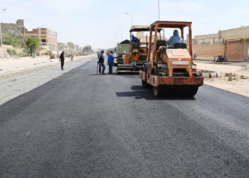 وزير الإسكان: استكمال أعمال تطوير الطرق ورفع الكفاءة بالمناطق الصناعية بعددٍ من المدن