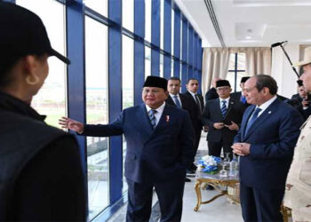 الرئيس السيسى يصطحب نظيره الإندونيسى فى جولة بالأكاديمية العسكرية بالعاصمة الإدارية