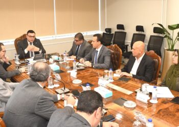 وزير الإسكان يتابع ملفات العمل بهيئة المجتمعات العمرانية الجديدة