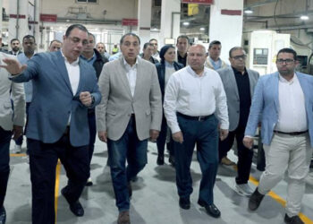 رئيس مجلس الوزراء يتفقد مصانع شركة طيبة للصناعات المتطورة
