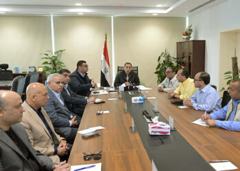 مدبولي يتابع موقف تنفيذ المشروعات التنموية بالعلمين الجديدة والساحل الشمالي الغربي