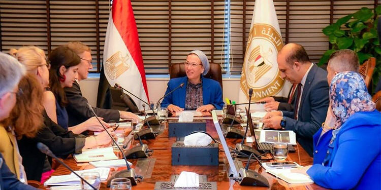 وزيرة البيئة تلتقي وفد جمعية أرباب رجال الأعمال الفرنسية “ميديف الدولية” MEDEF لتعزيز الاستثمارات