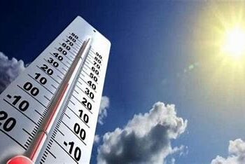 حالة الطقس اليوم الخميس 10 أبريل 2025: انخفاض درجات الحرارة وأمطار خفيفة ورياح مثيرة للرمال