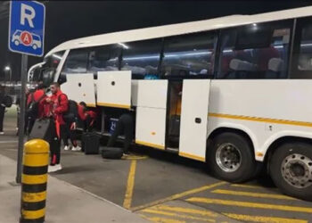 الأهلى يصل مطار جوهانسبرج فى طريق العودة إلى القاهرة