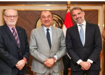 وزير قطاع الأعمال يبحث مع شركة إيطالية تطورات مشروع كيما للأسمدة بأسوان