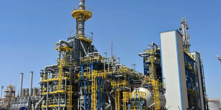 البترول تعلن عن 3 اكتشافات زيت وغاز يضيف للمخزون 12 مليون برميل مكافئ