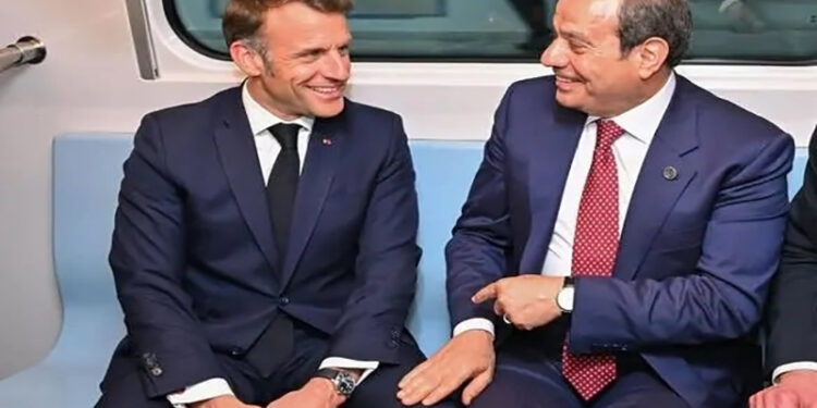 الرئيس السيسي ونظيره الفرنسي يصلان إلى العريش