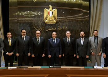 مدبولي يشهد توقيع اتفاق تأسيس شركتين لإنتاج ألياف الفيبربوليستر واللباد الصناعي عبر إعادة تدوير المخلفات البلاستيكية