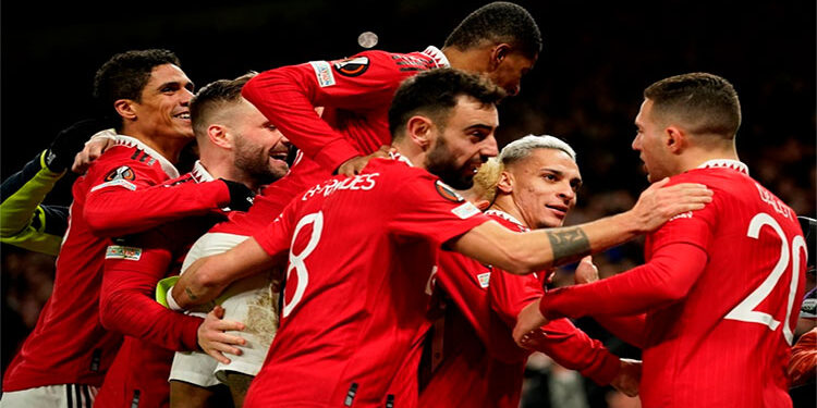 مانشستر يونايتد يواجه اليوم في الدوري الإنجليزي