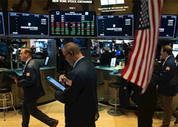 أسهم الأمريكية تخسر أكثر من تريليوني دولار بسبب رسوم ترامب الجمركية