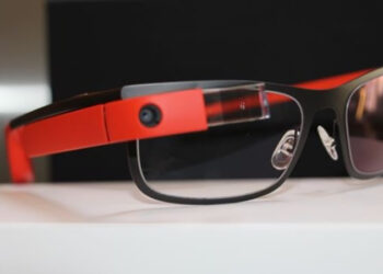 جوجل تطور نسختها من النظارات المدعومة بالذكاء الاصطناعي