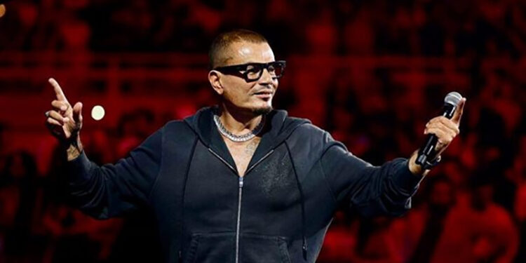 عمرو دياب يحيي ثلاث حفلات جماهيرية خلال شهر مايو