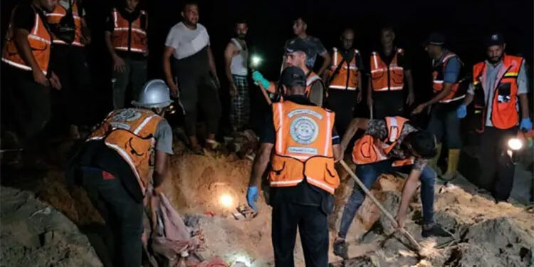 مجزرة في المواصي. قصف إسرائيلي يستهدف خيام النازحين في خان يونس