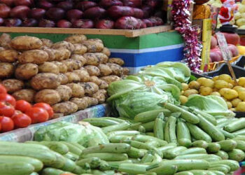 أسعار الخضار والفاكهة اليوم الخميس