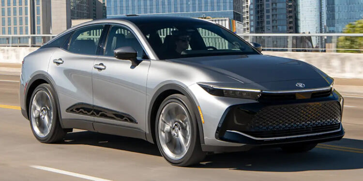 الكشف عن أسعار تويوتا كراون 2026 الجديدة