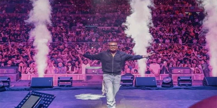 عمرو دياب يحيي ثلاث حفلات جماهيرية خلال شهر مايو