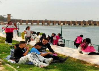 إقبال كبير على زيارة حدائق الرى بالقناطر الخيرية والمركز الثقافي والنصب التذكاري