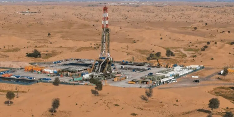 لتكثيف حفر الآبار بحقول غارب.. تشغيل أول حفار حديث من بين ثلاثة حفارات ×6 معلومات