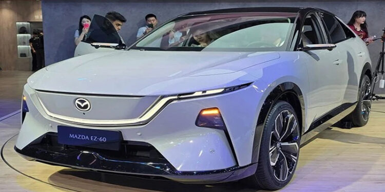مازدا تكشف النقاب عن سيارة EZ-60 الكهربائية الجديدة