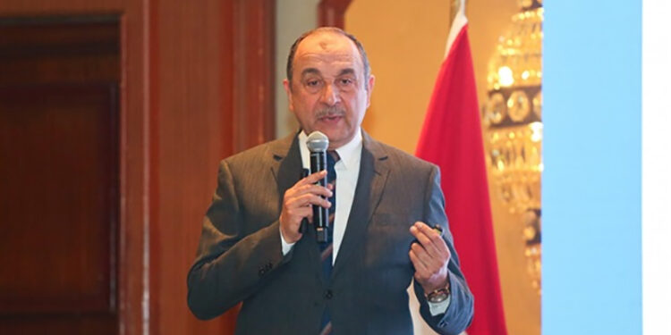 وزير قطاع الأعمال يعقد لقاء موسعًا مع رؤساء الشركات التابعة حول استراتيجية العمل نحو تحقيق الاستدامة