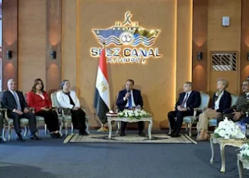 في ذكرى احتفالية يوم التفوق ..كم بلغت إيرادات قناة السويس الفصلية؟